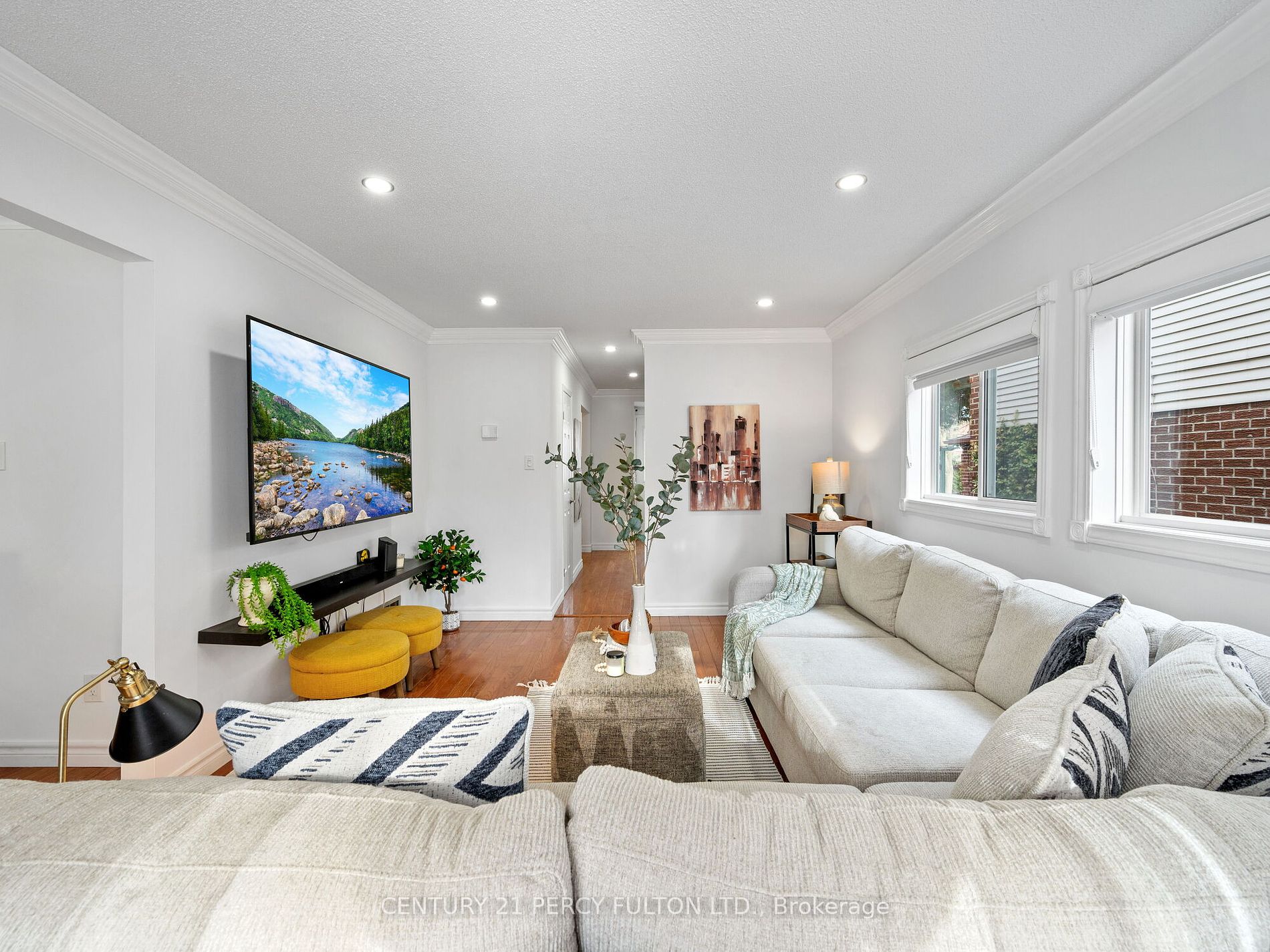 1209 Cedarcroft Cres
