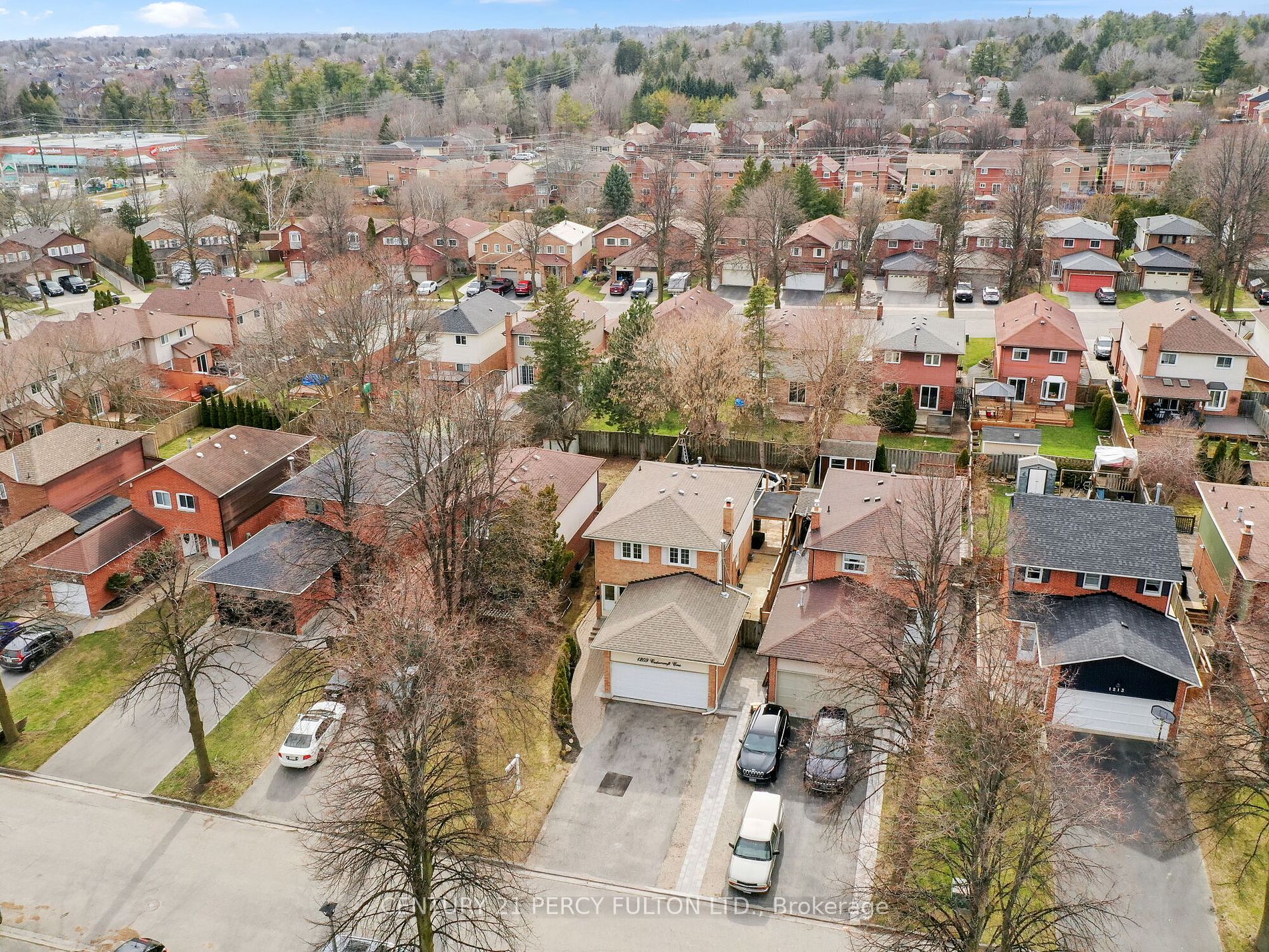 1209 Cedarcroft Cres