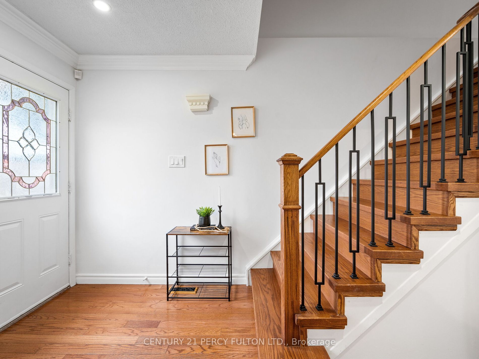 1209 Cedarcroft Cres