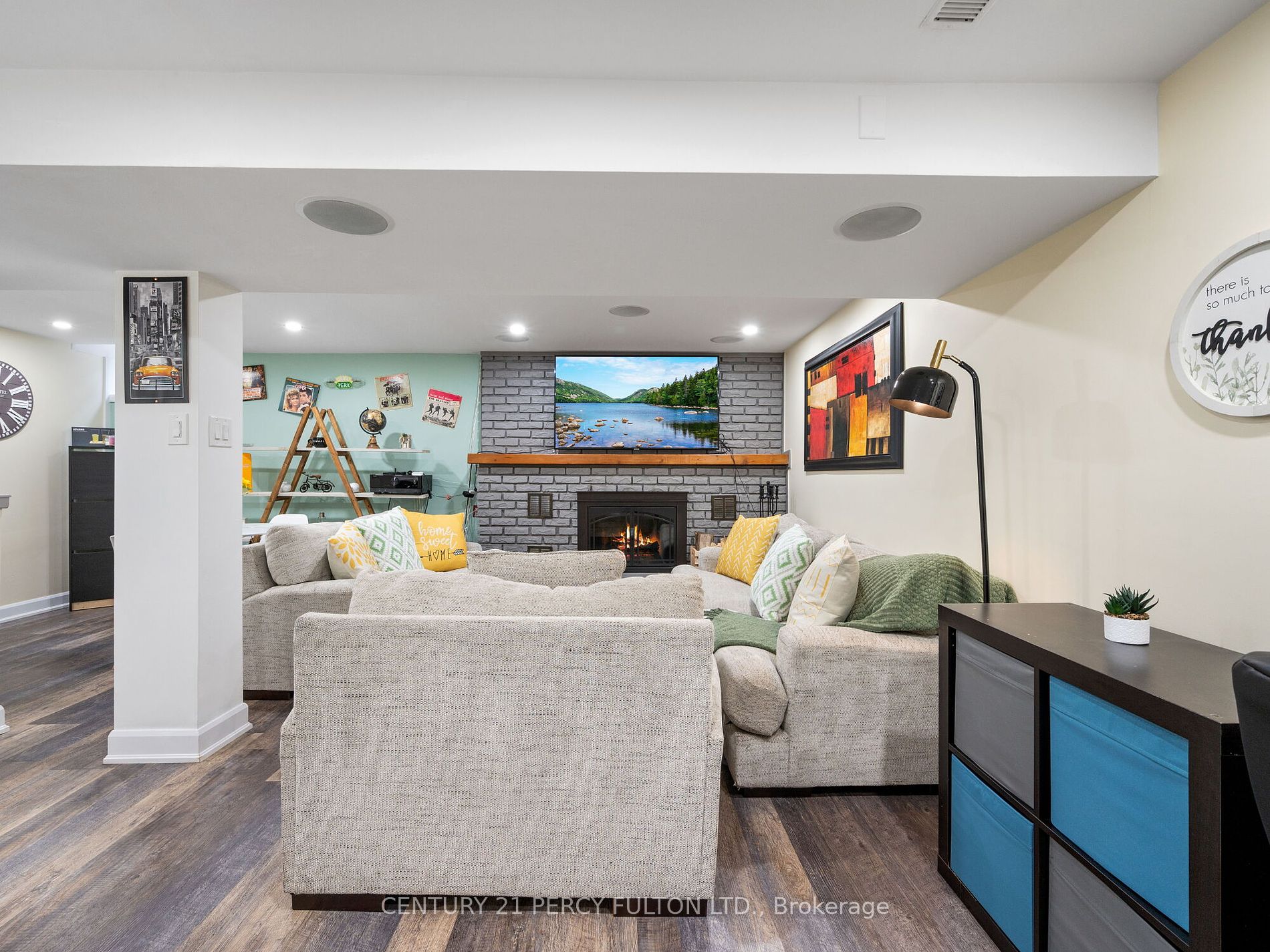 1209 Cedarcroft Cres