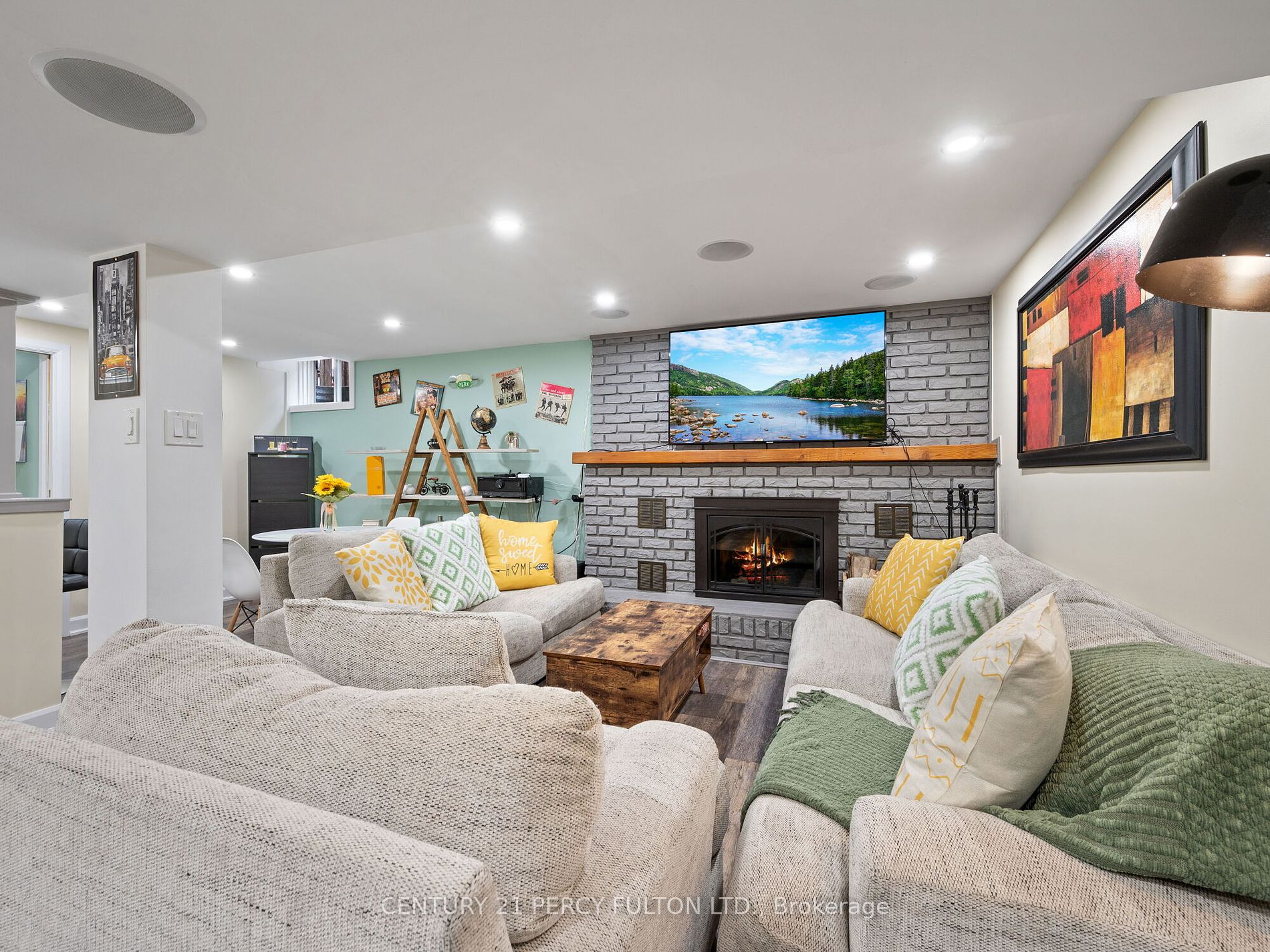 1209 Cedarcroft Cres