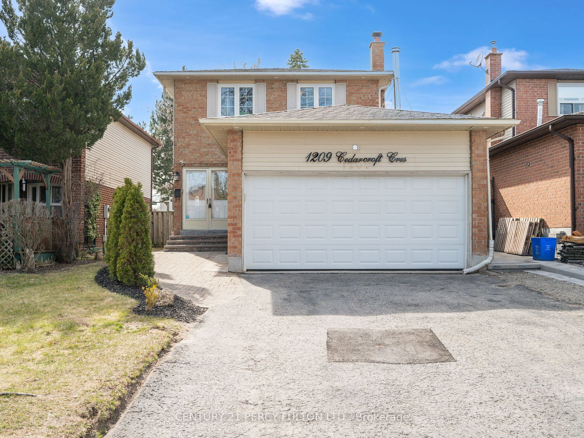 1209 Cedarcroft Cres