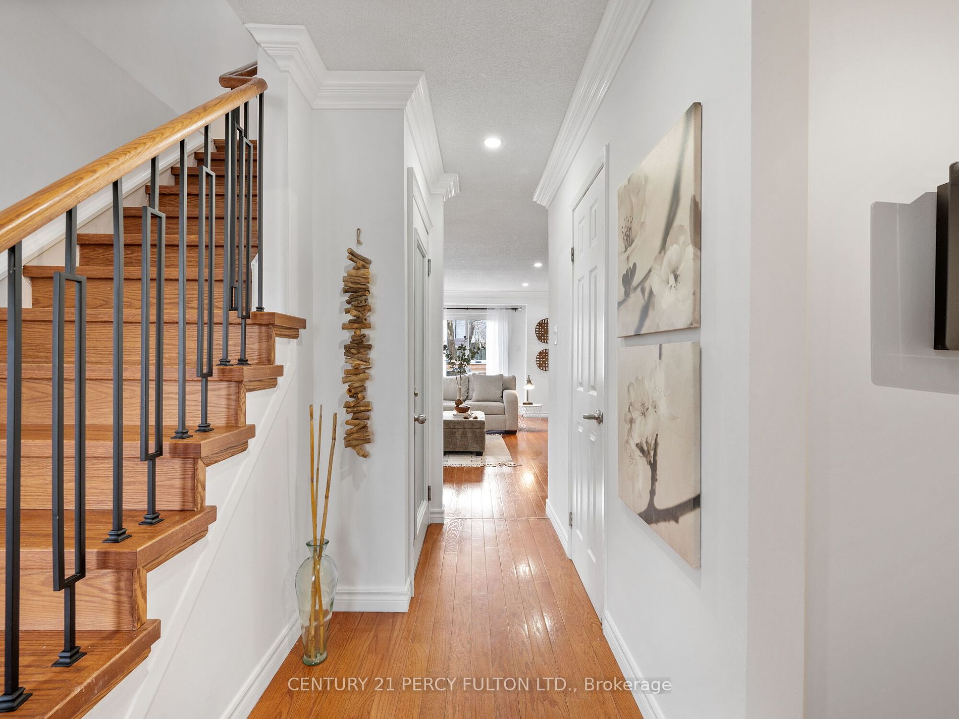1209 Cedarcroft Cres