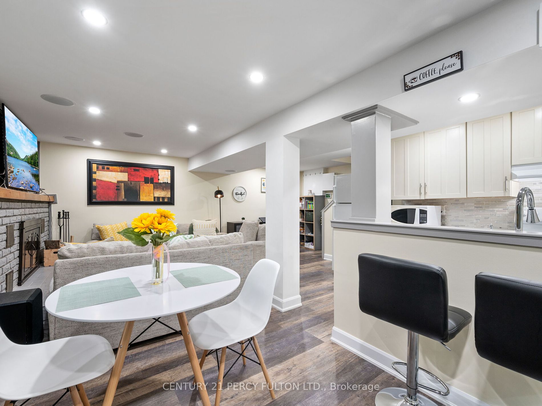 1209 Cedarcroft Cres