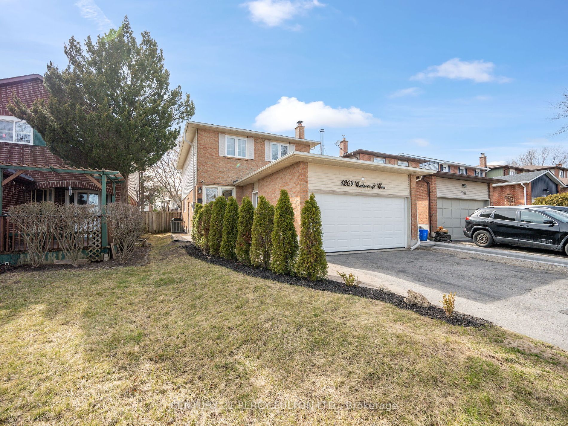 1209 Cedarcroft Cres