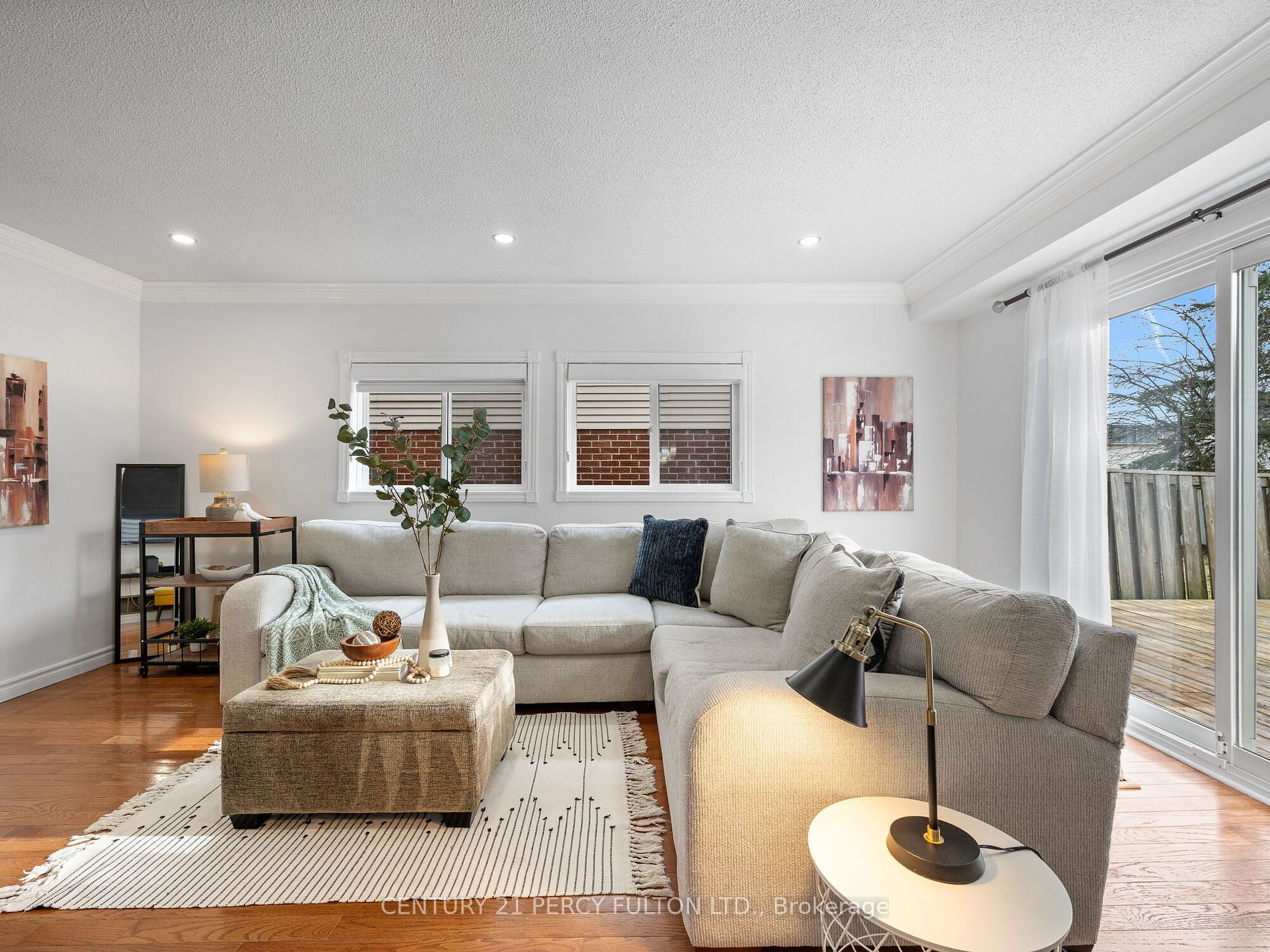 1209 Cedarcroft Cres