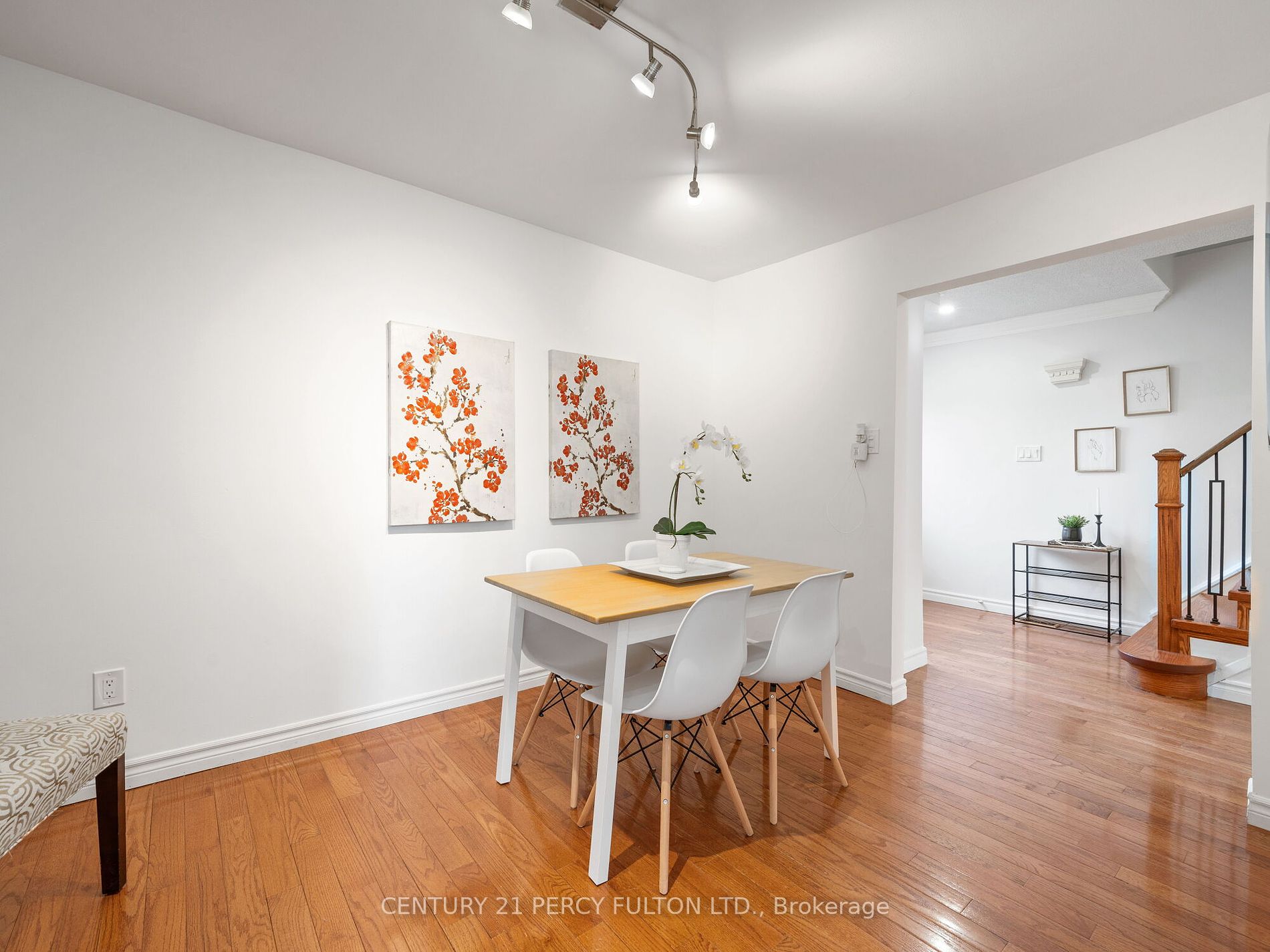 1209 Cedarcroft Cres
