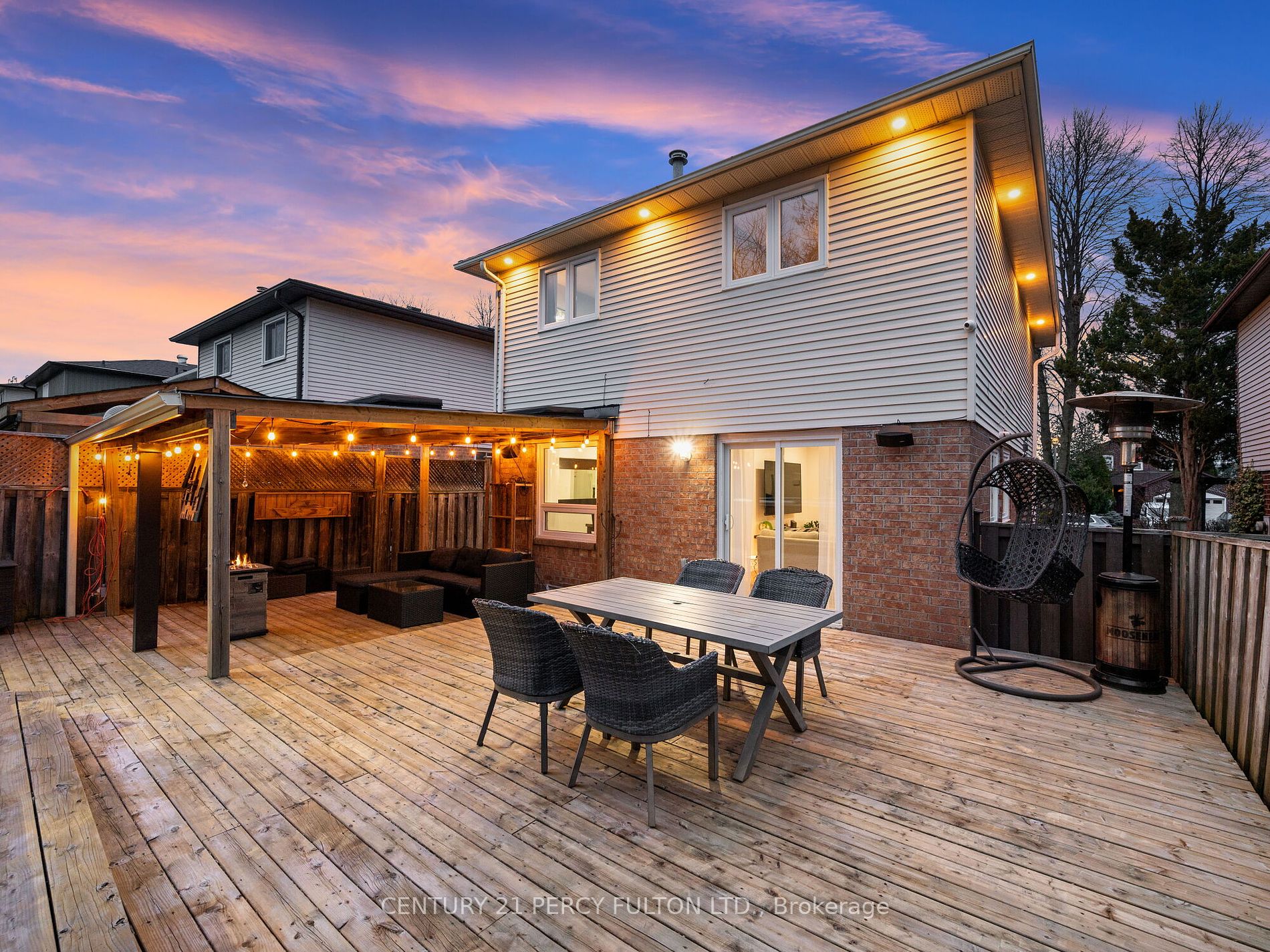 1209 Cedarcroft Cres