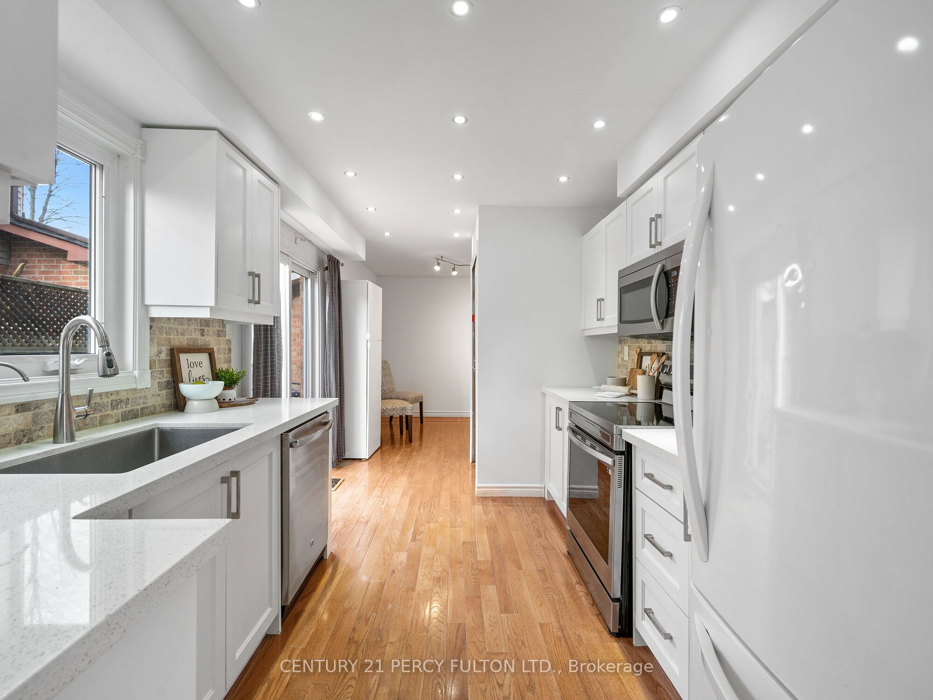 1209 Cedarcroft Cres