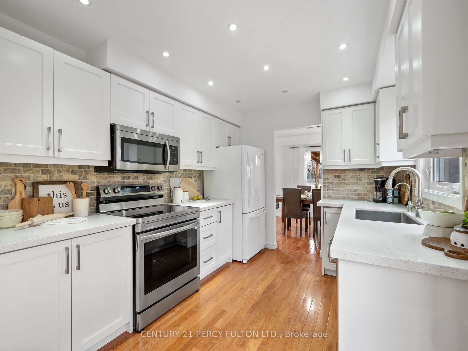 1209 Cedarcroft Cres