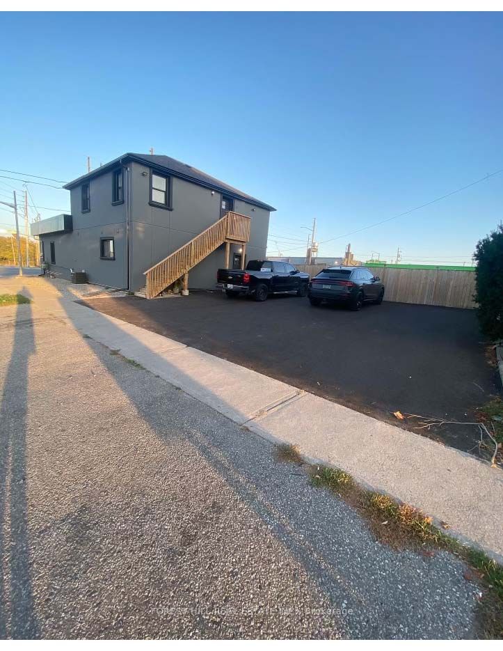 514 Ritson Rd S, #Ground