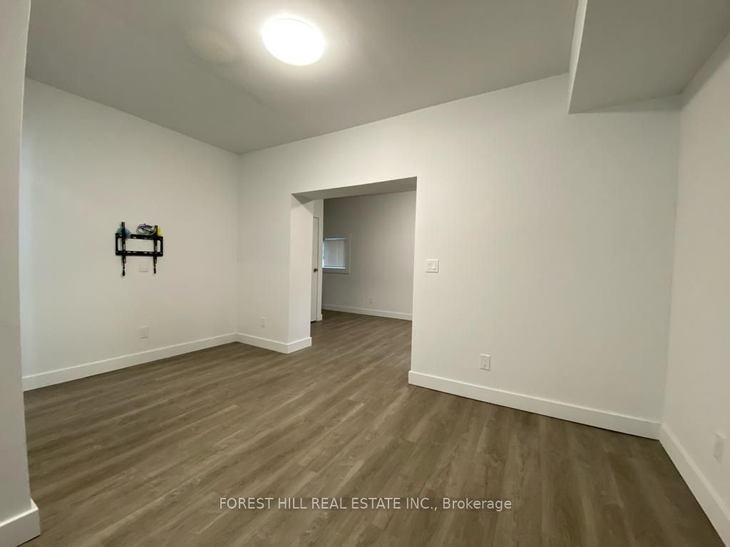 514 Ritson Rd S, #Ground