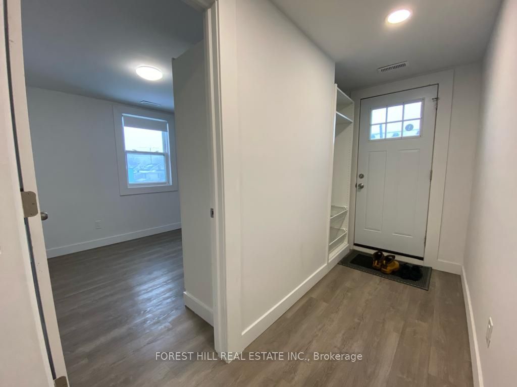 514 Ritson Rd S, #Upper