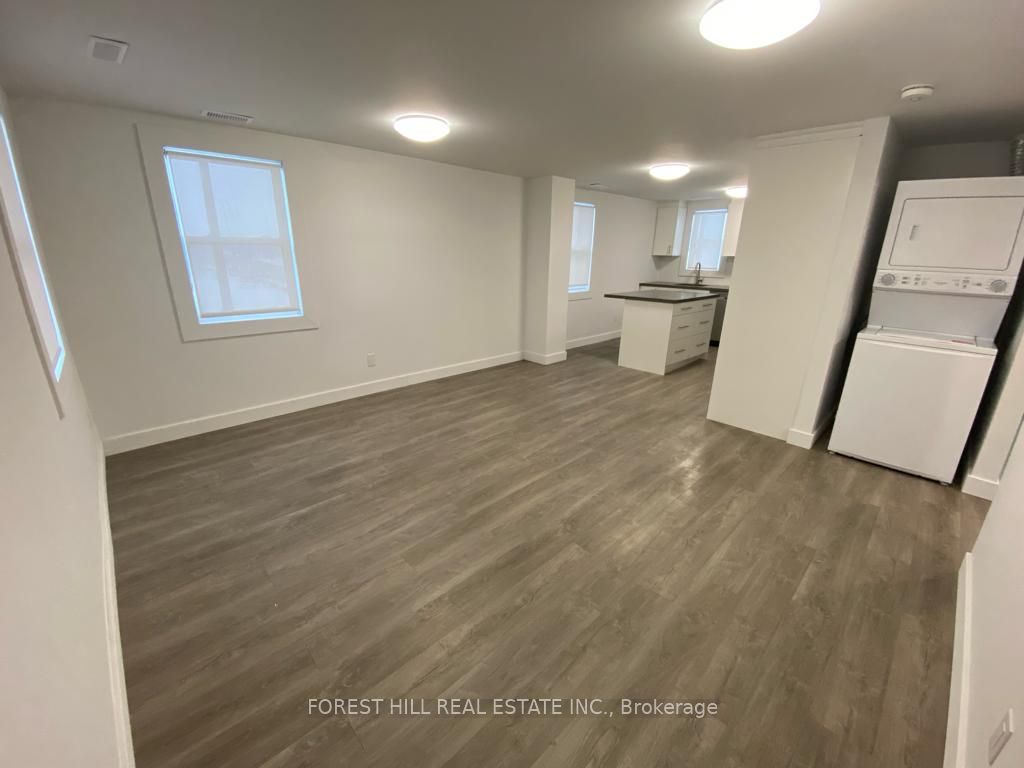 514 Ritson Rd S, #Upper