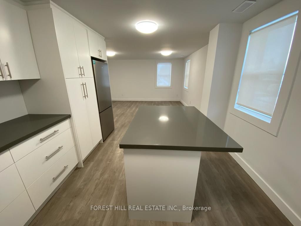 514 Ritson Rd S, #Upper