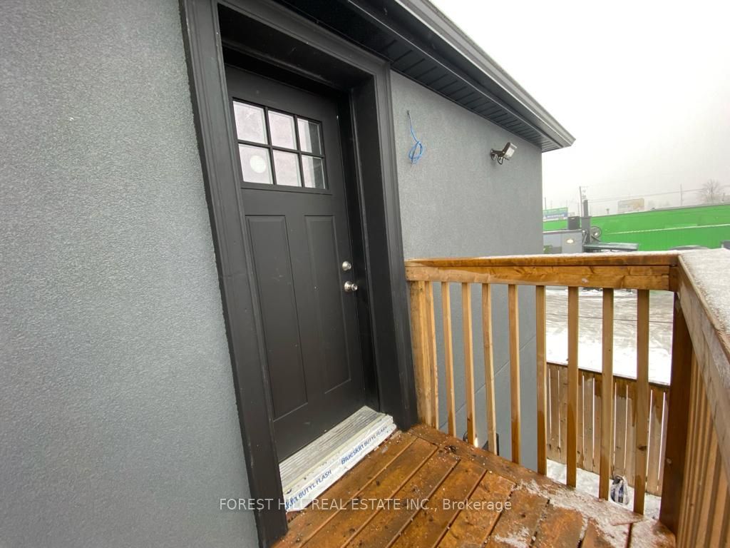514 Ritson Rd S, #Upper