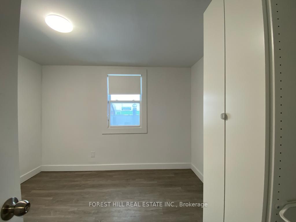 514 Ritson Rd S, #Upper