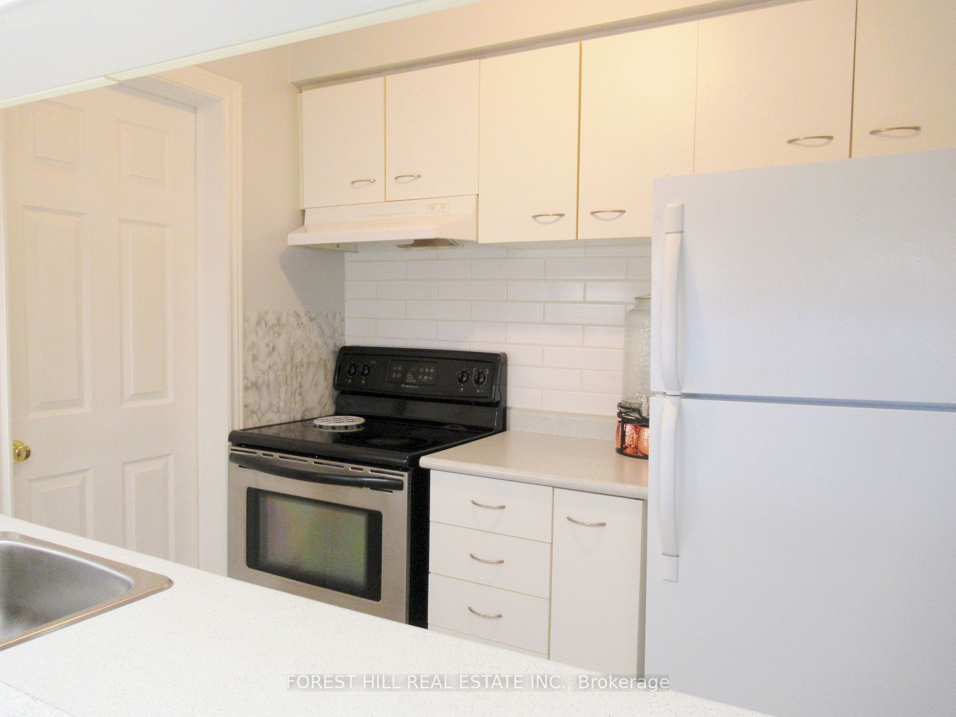 191 Lake Driveway W, #409
