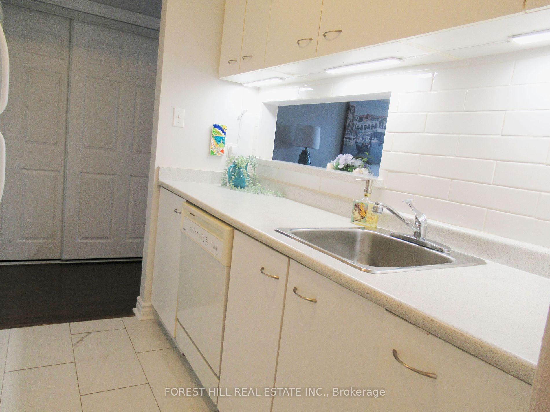 191 Lake Driveway W, #409