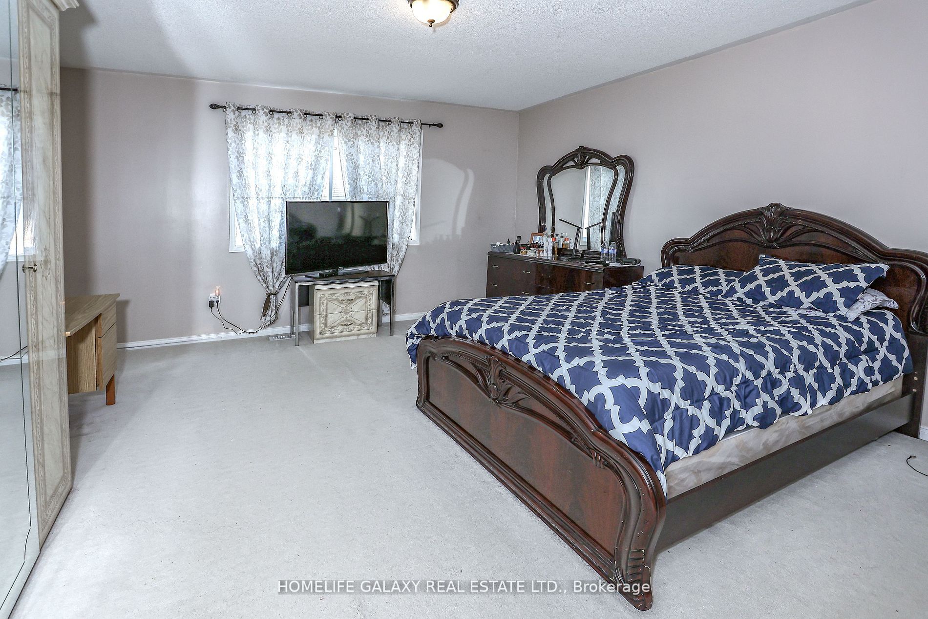 41 Atherton Ave