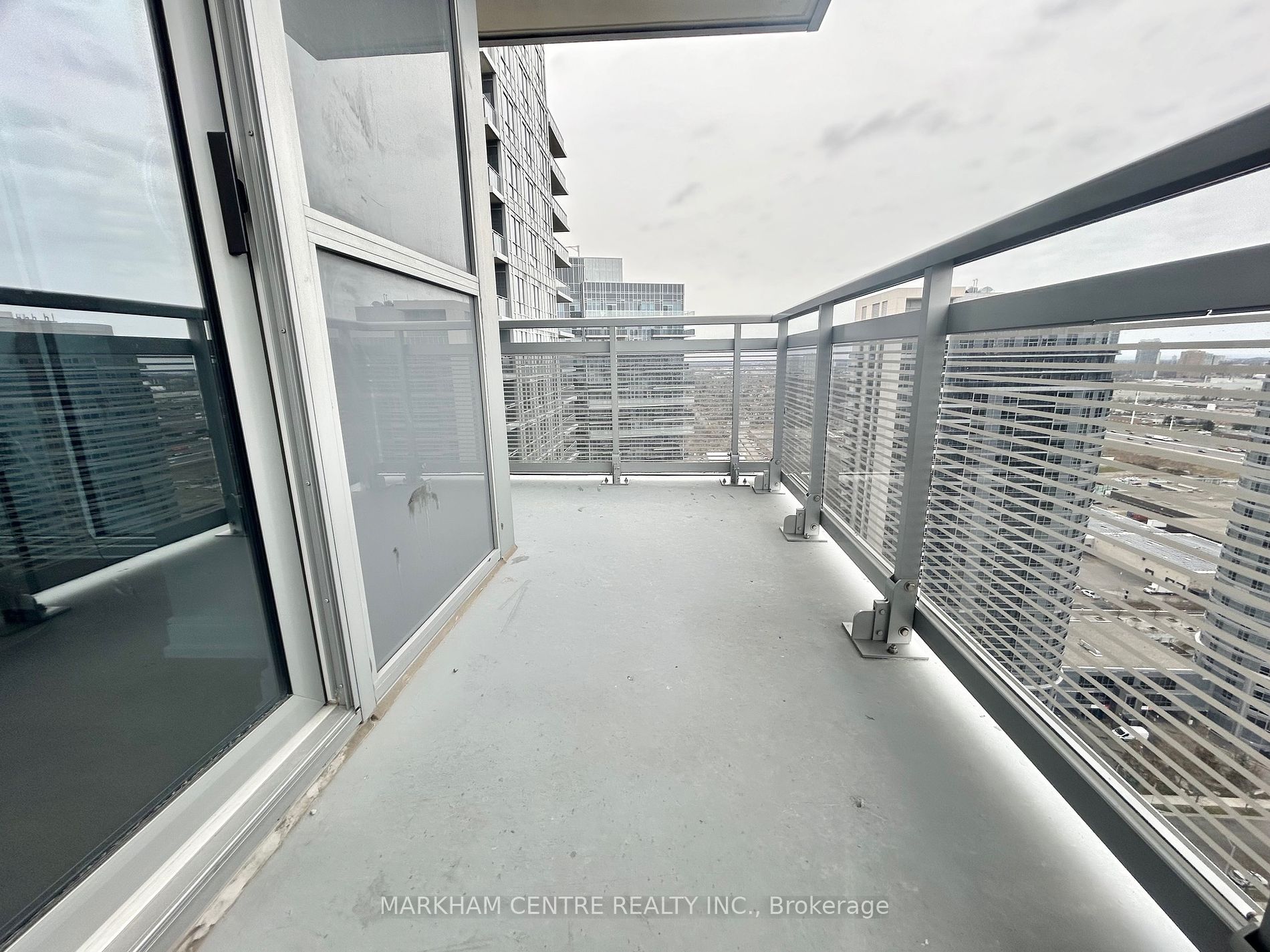 275 Village Green Sq, #2916