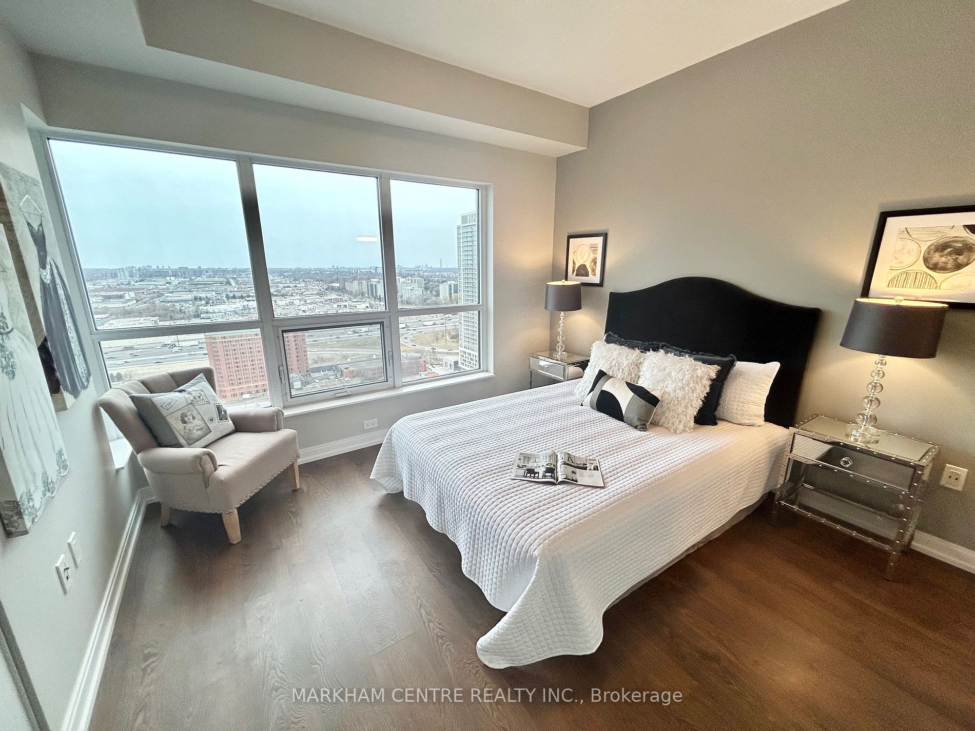 275 Village Green Sq, #2916