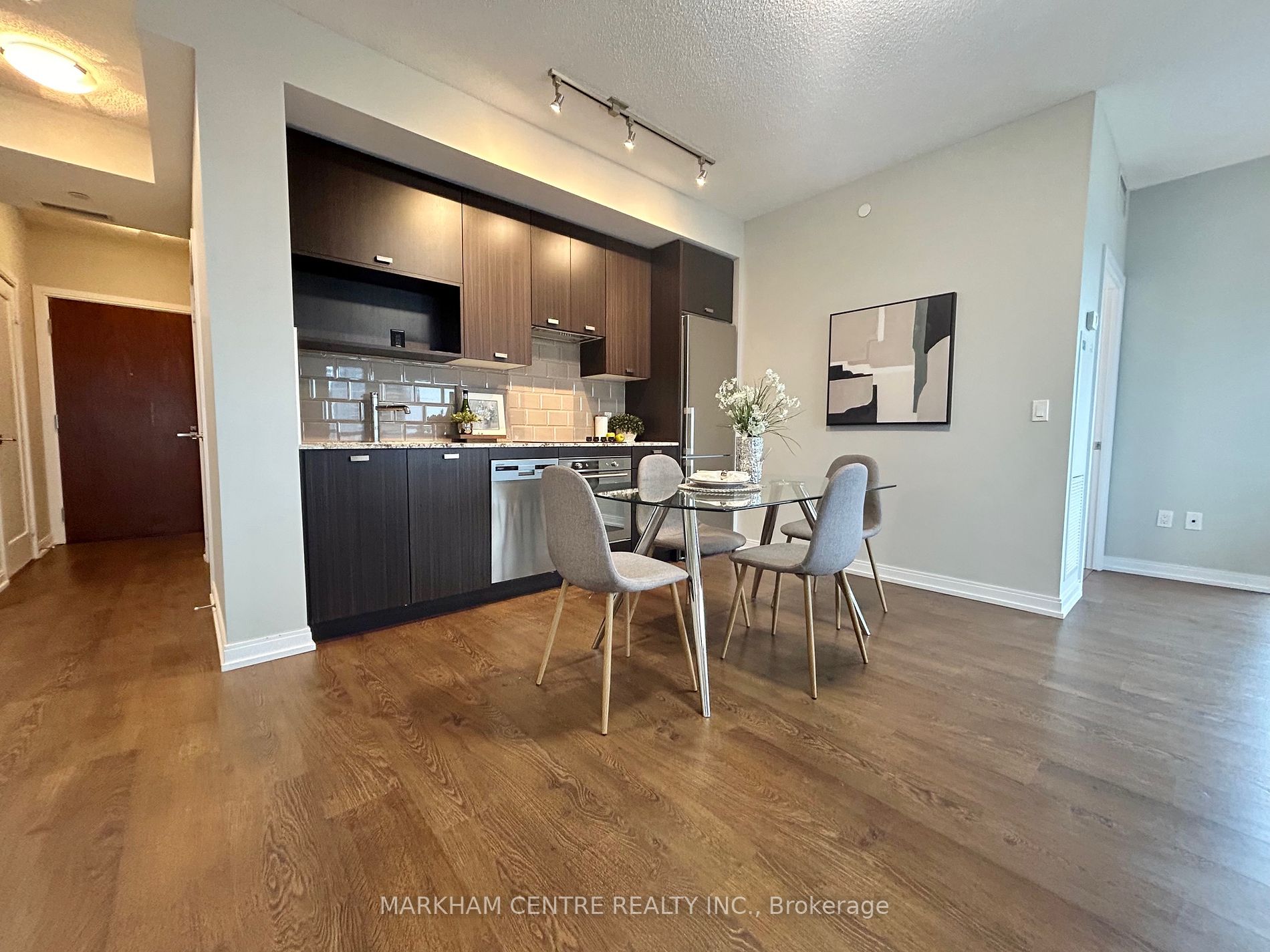 275 Village Green Sq, #2916