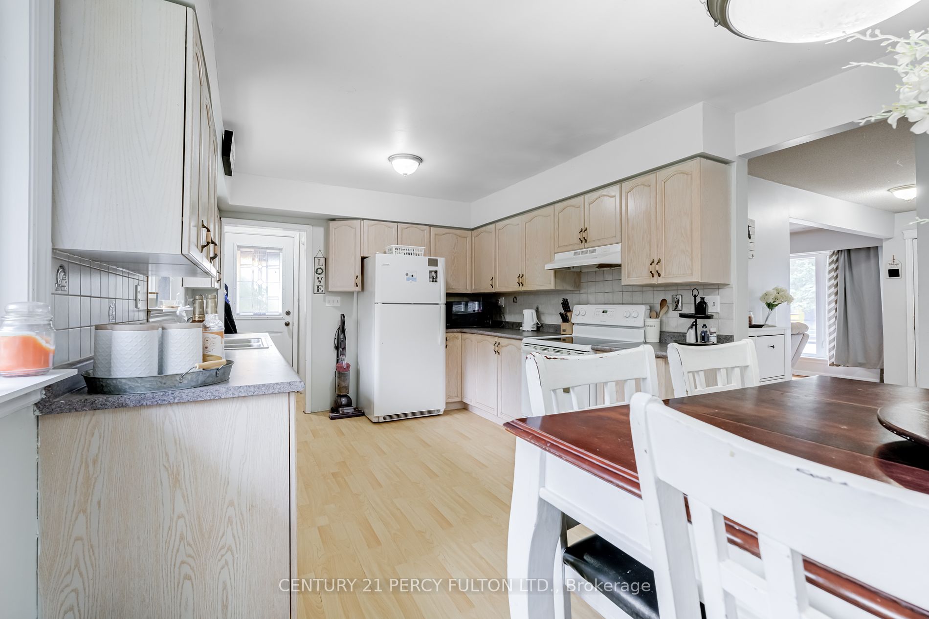 3515 Simcoe St N