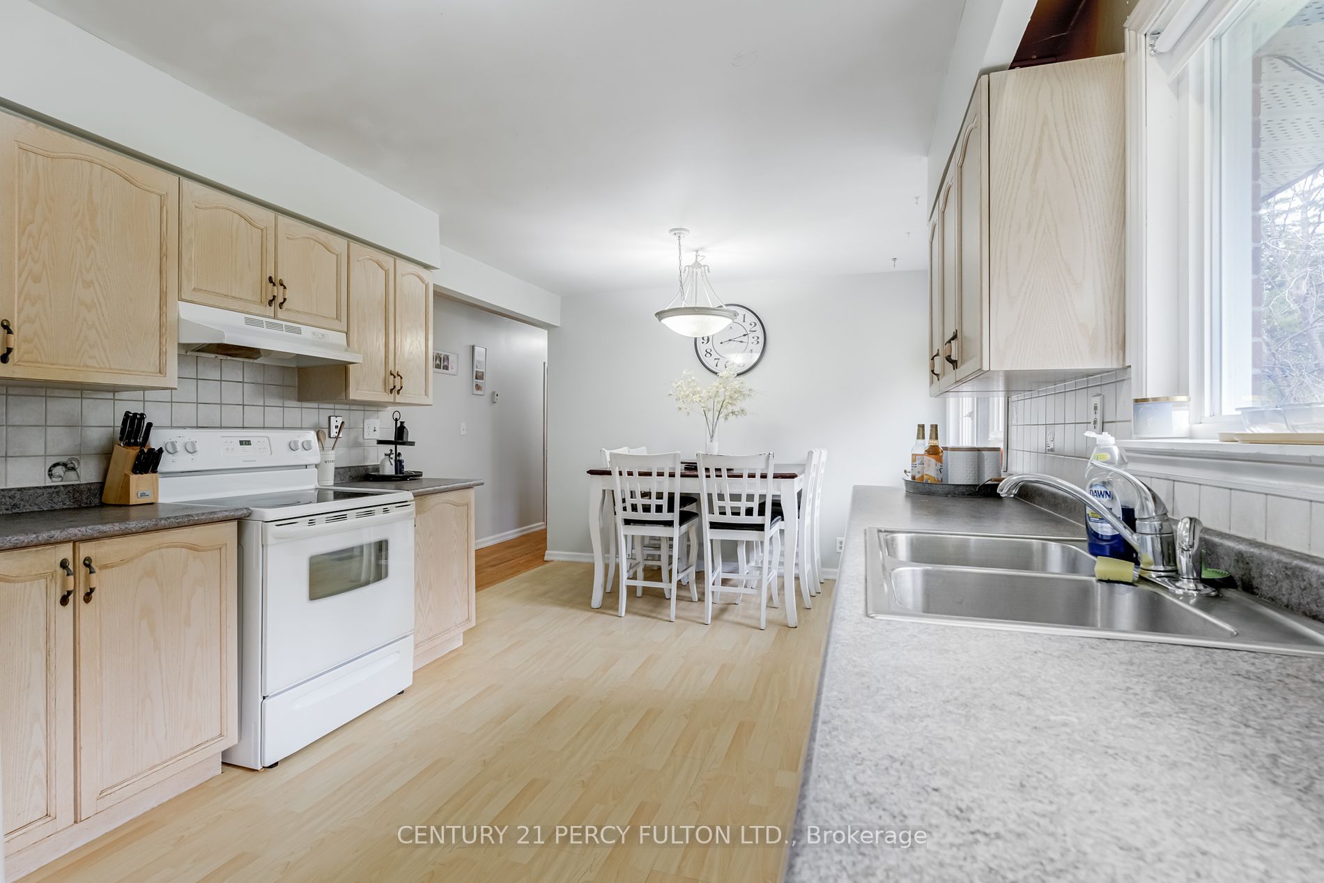 3515 Simcoe St N