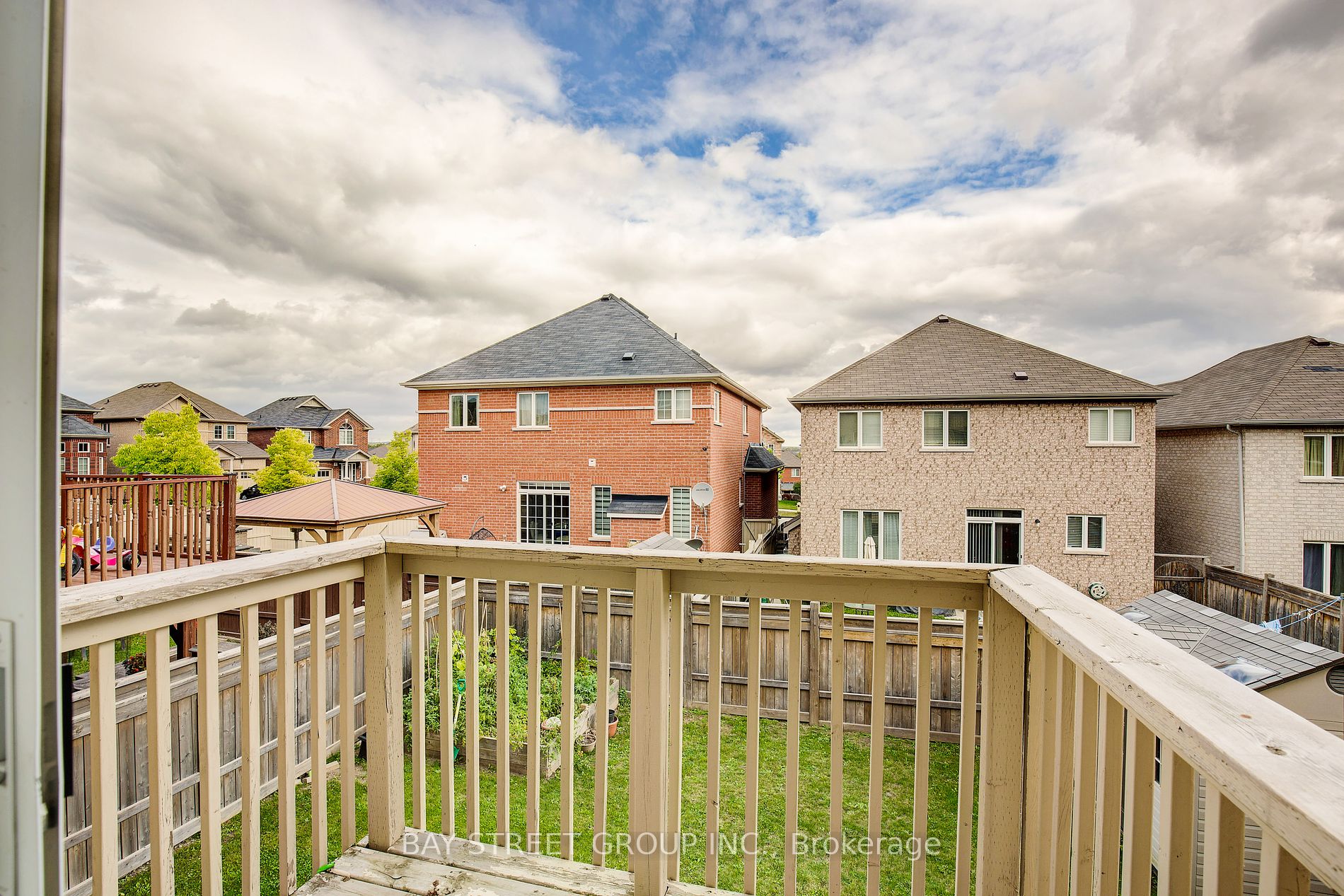 11 Luce Dr
