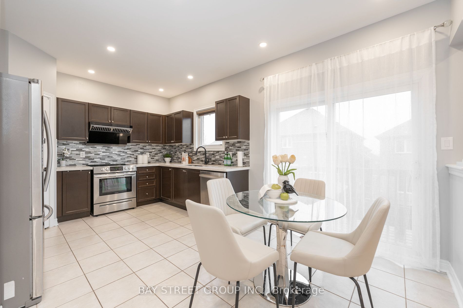 11 Luce Dr
