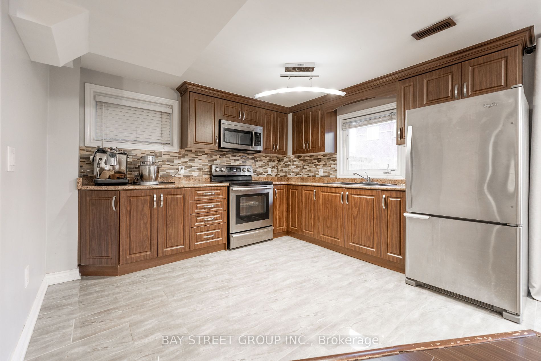 11 Luce Dr
