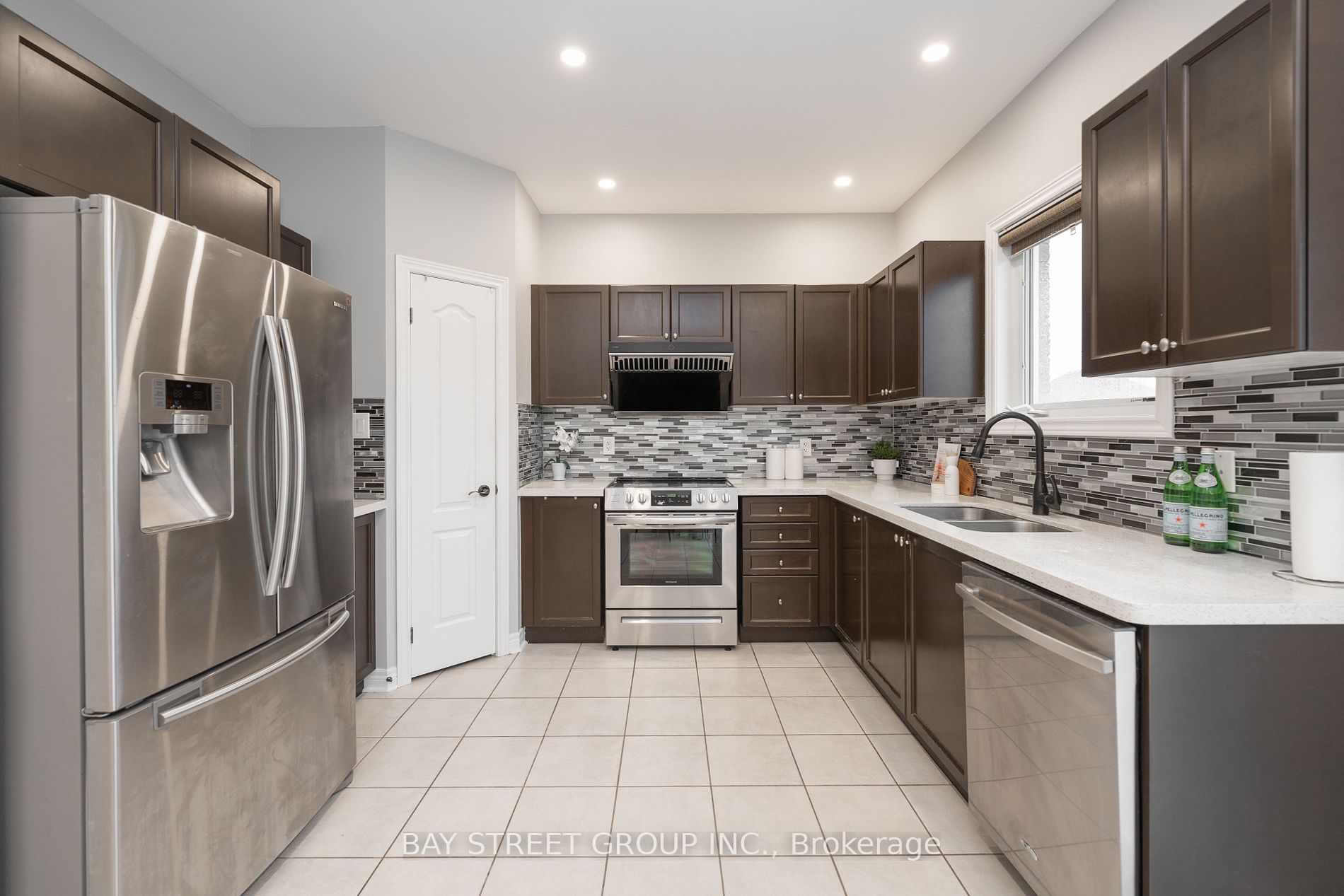 11 Luce Dr