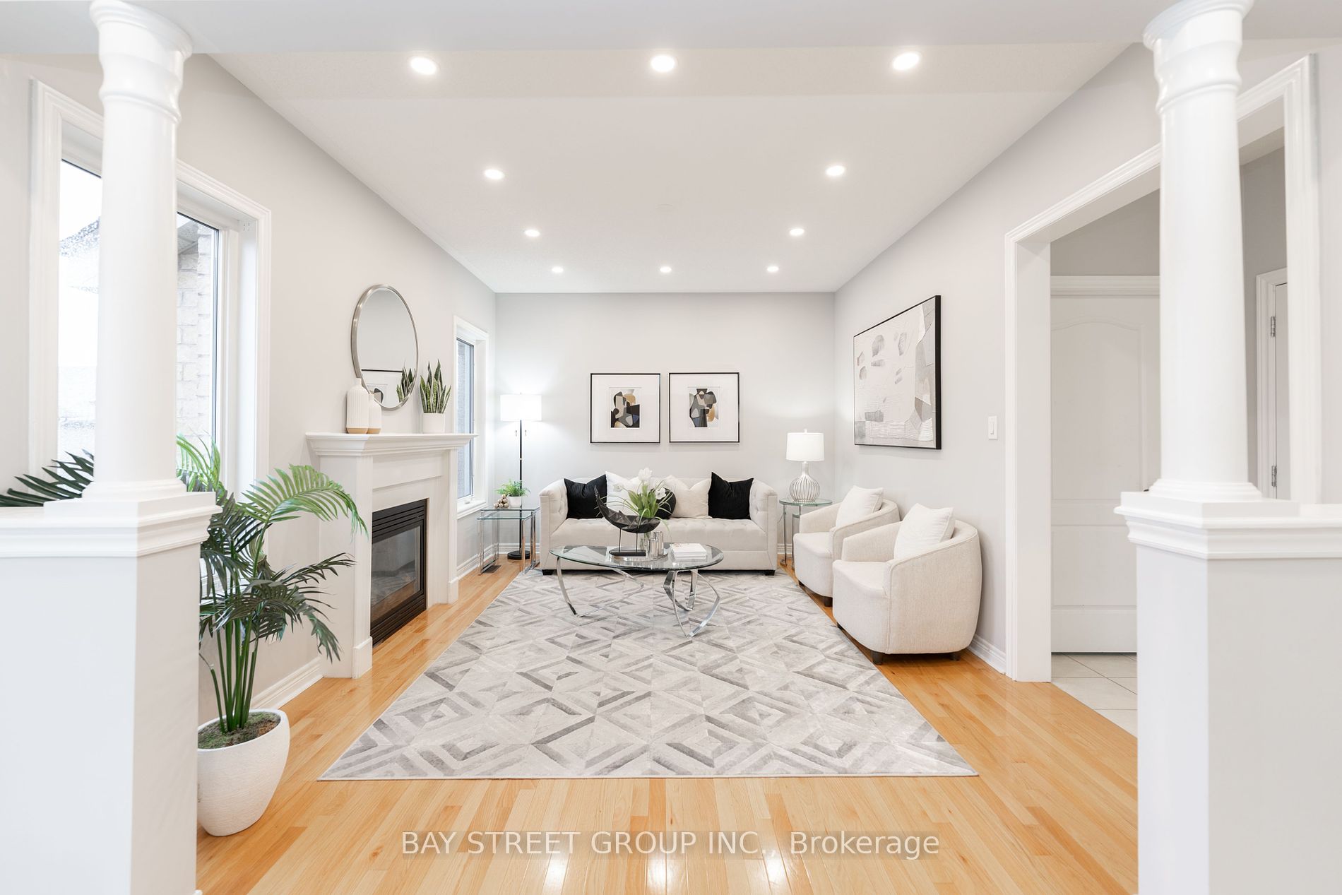 11 Luce Dr