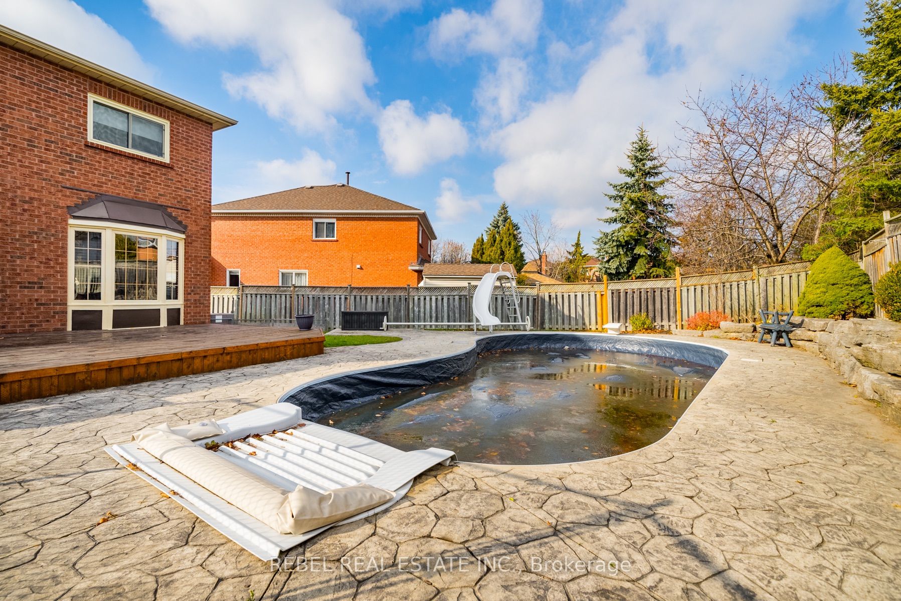 12 Croft Crt