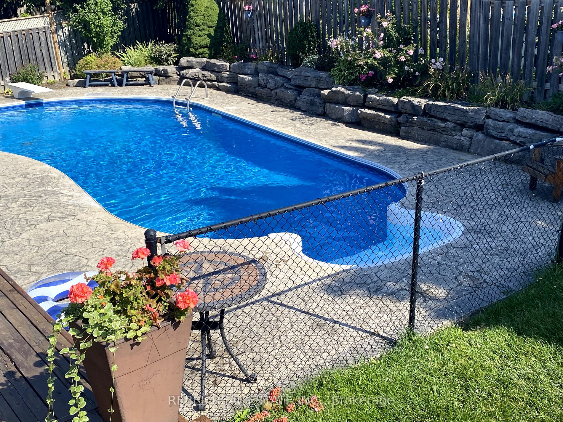 12 Croft Crt