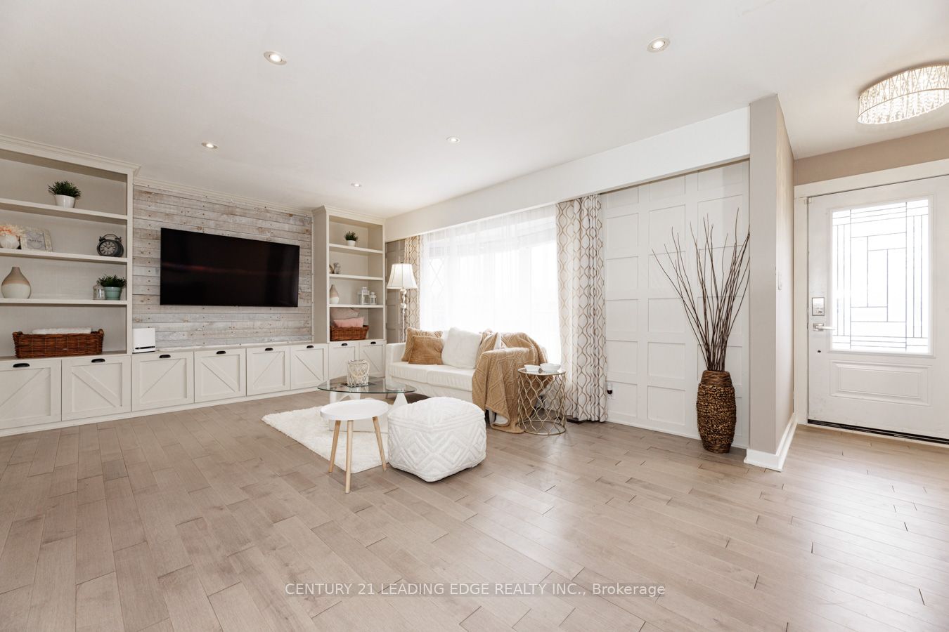 265 Surrey Dr