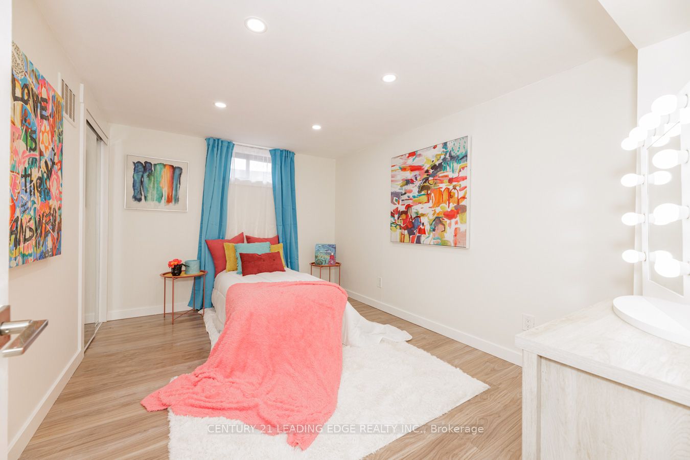 265 Surrey Dr
