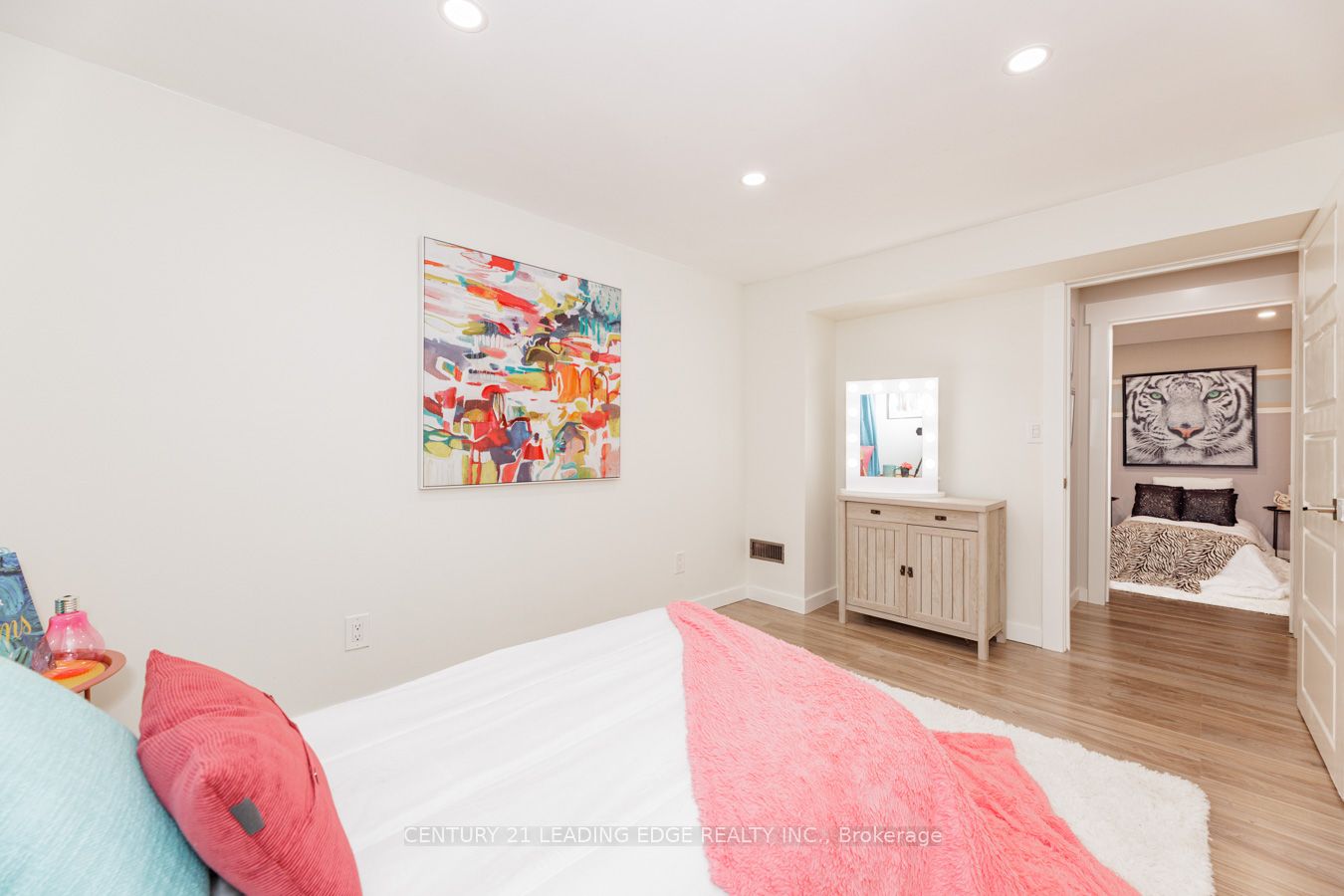 265 Surrey Dr
