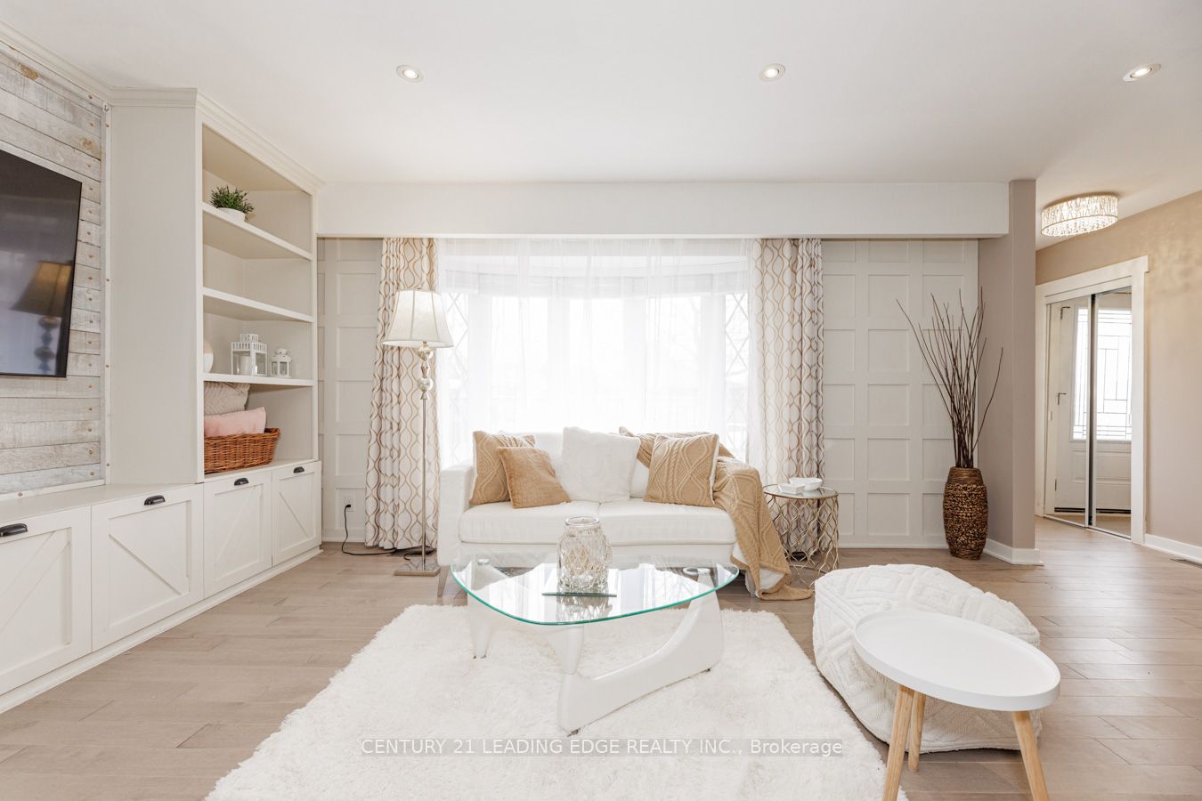 265 Surrey Dr
