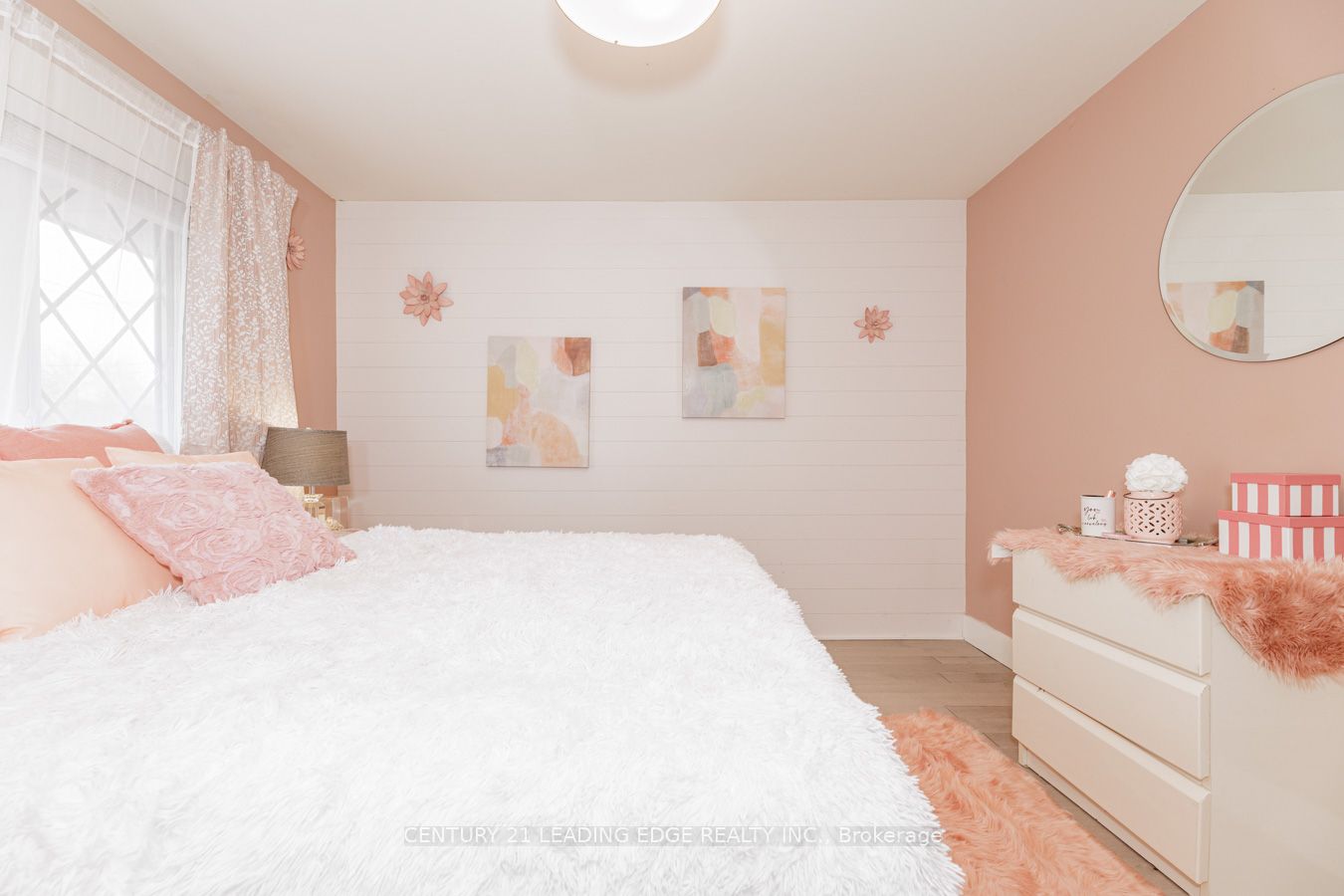 265 Surrey Dr