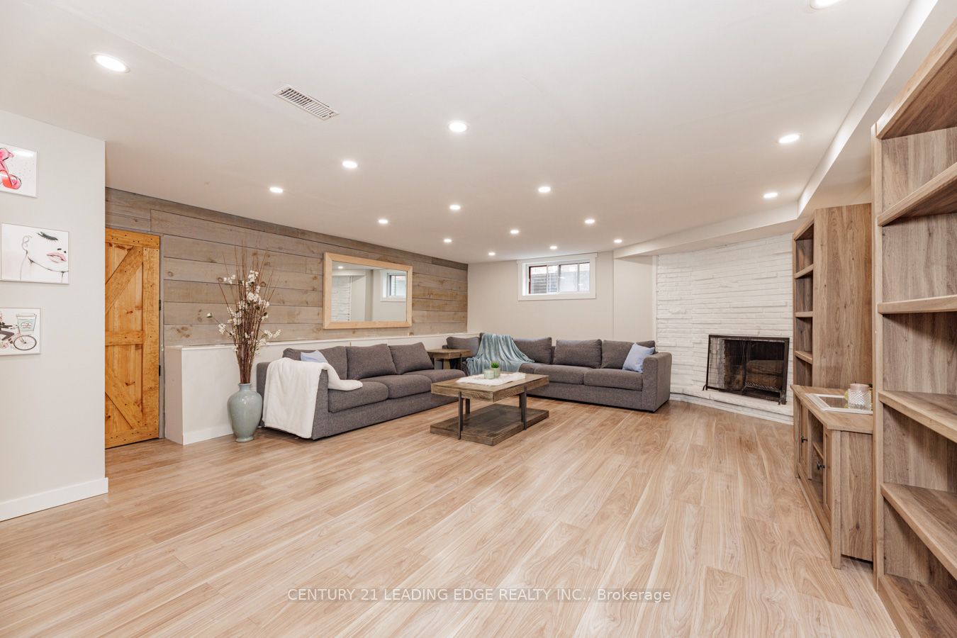 265 Surrey Dr