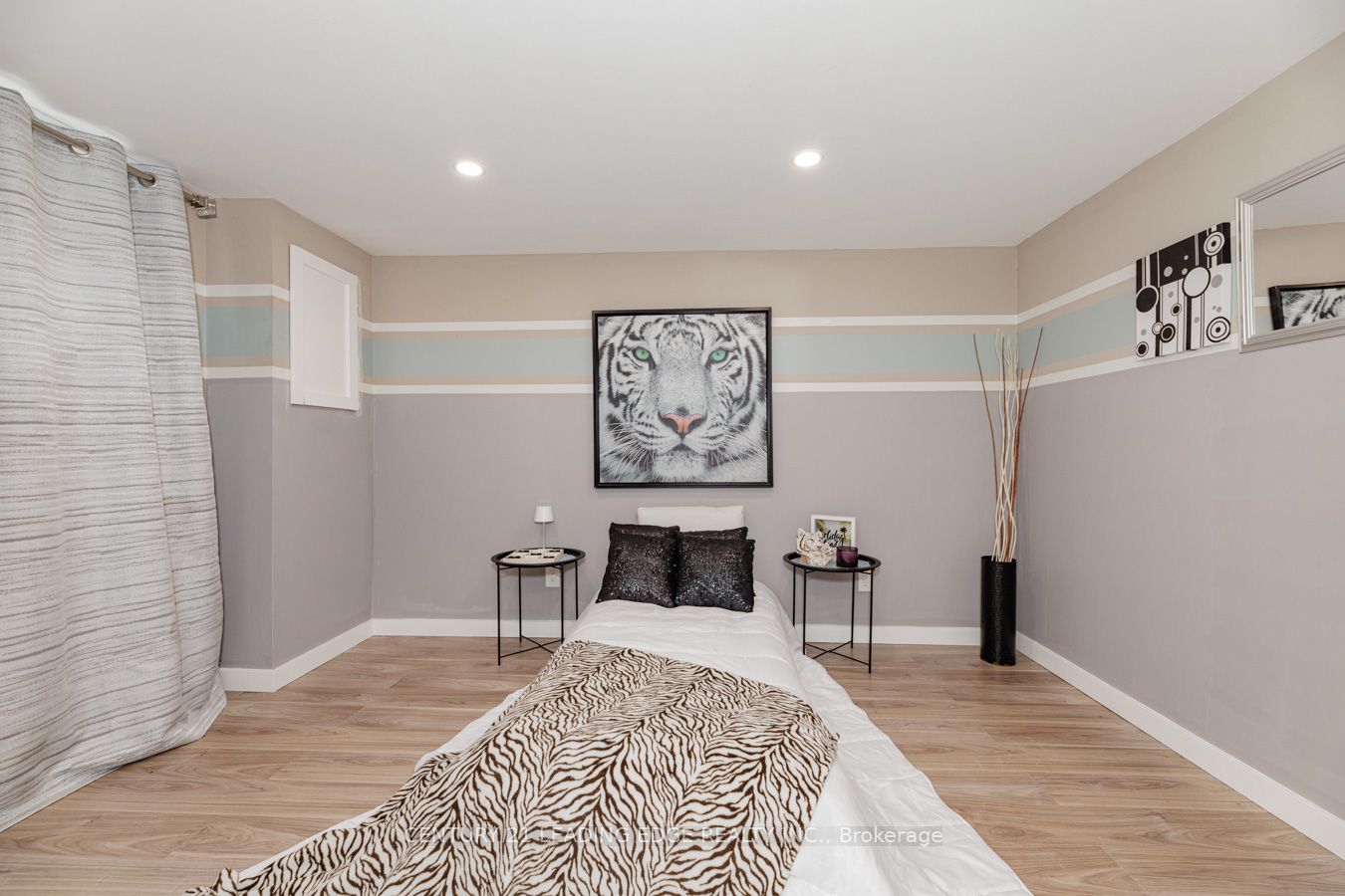 265 Surrey Dr
