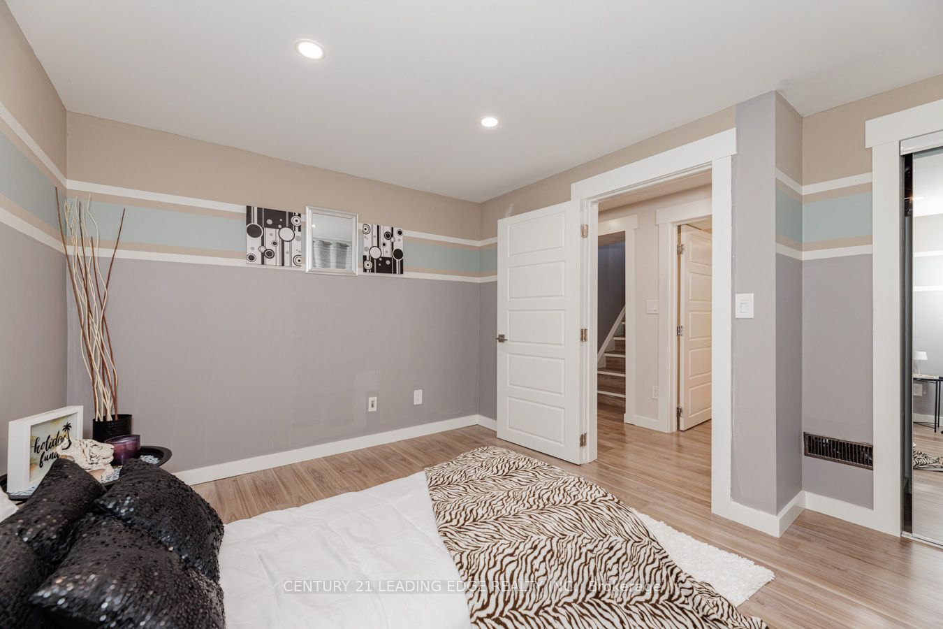 265 Surrey Dr