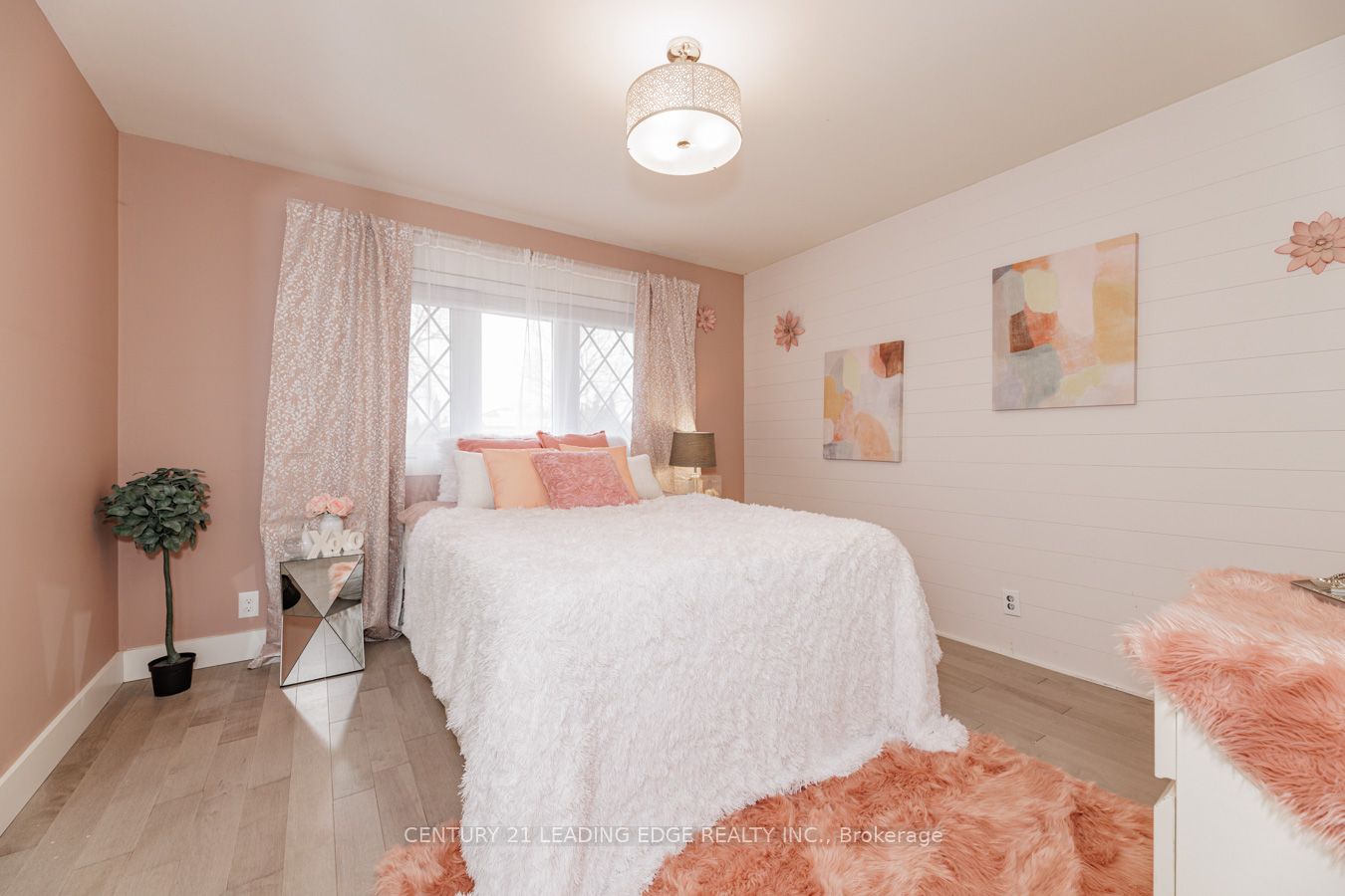 265 Surrey Dr