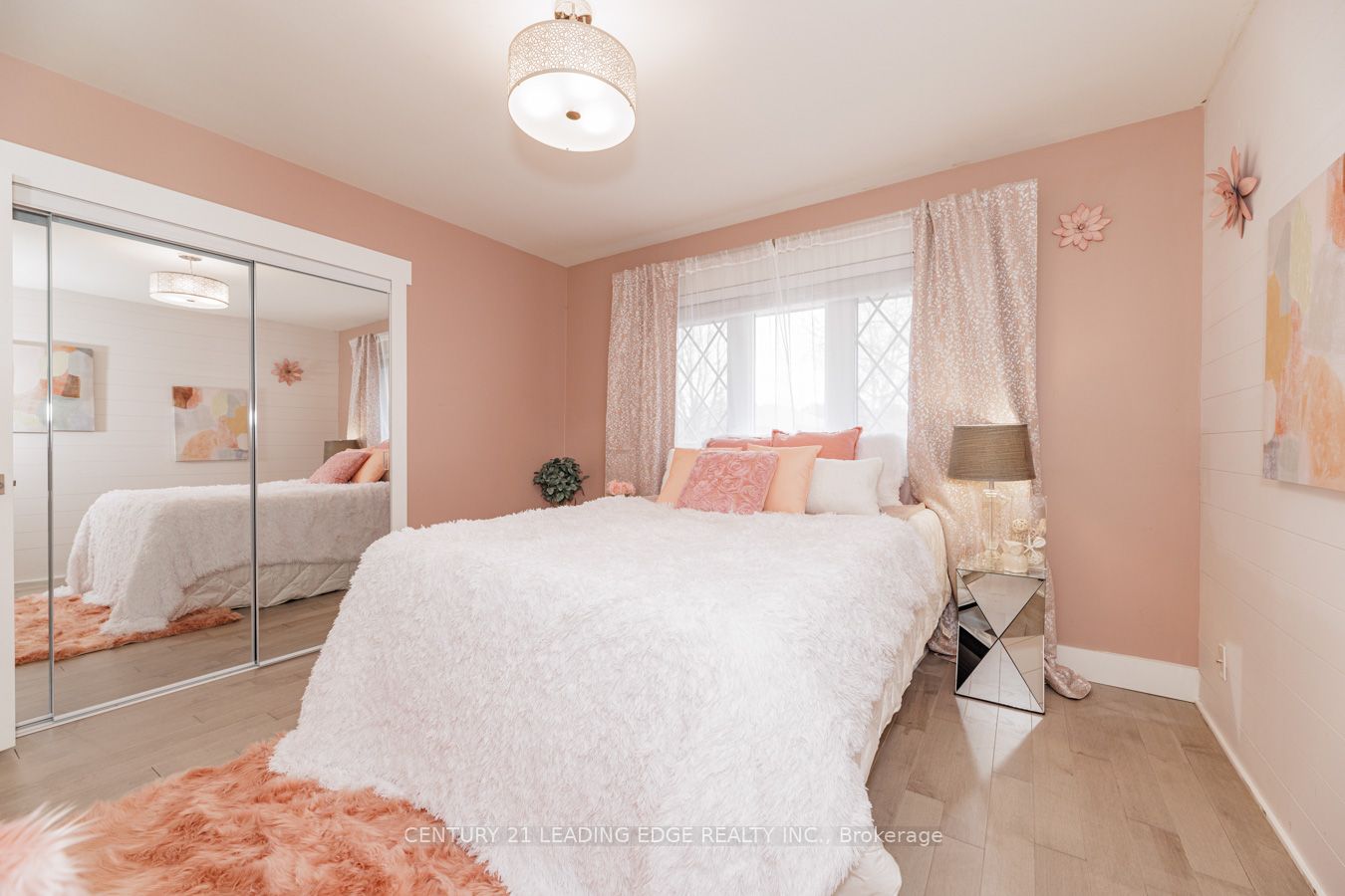 265 Surrey Dr