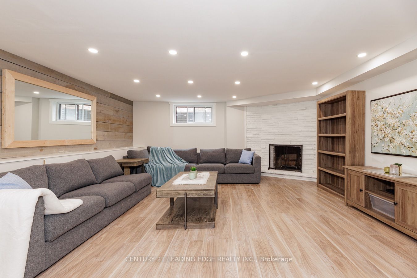 265 Surrey Dr