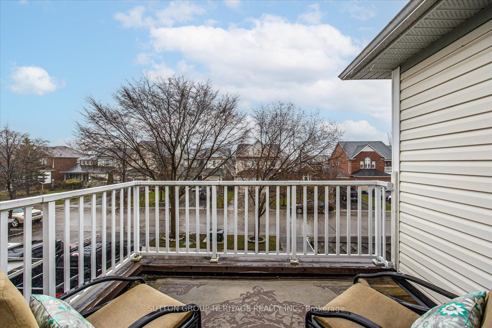23 Ault Cres