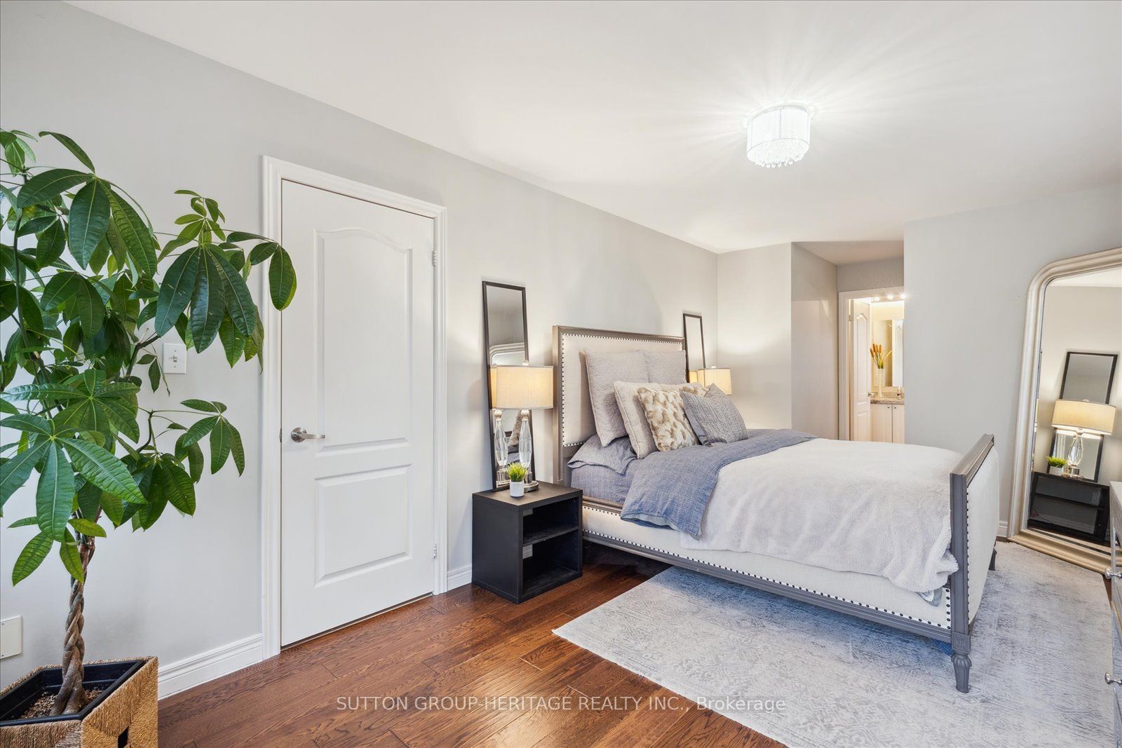 23 Ault Cres