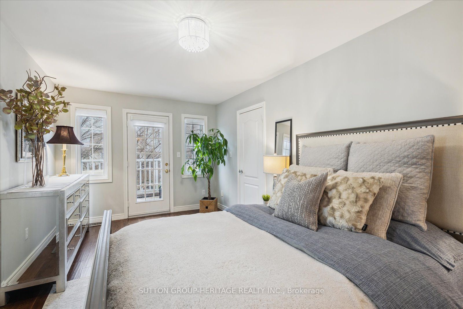 23 Ault Cres